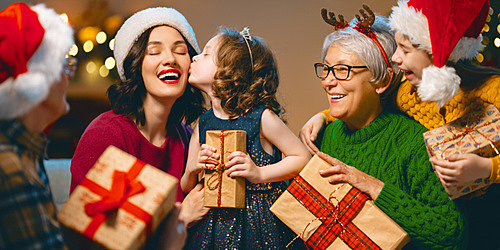 ТОП идей здоровых подарков к Новому году для всей семьи